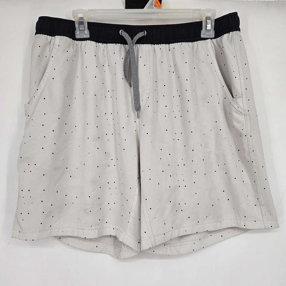 Burlebo Shorts Mens 32 White Black Polka Dot Athletic Performance‎ Gym FLAWS